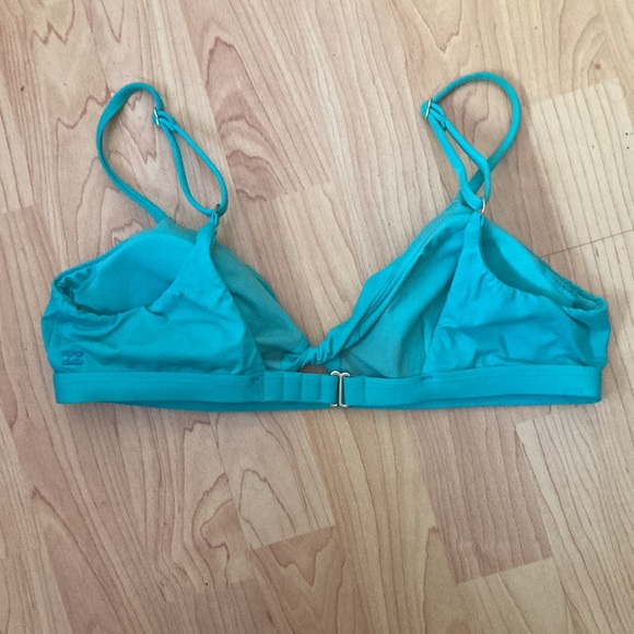 Billabong twist bikini top 👙 - Picture 2 of 3